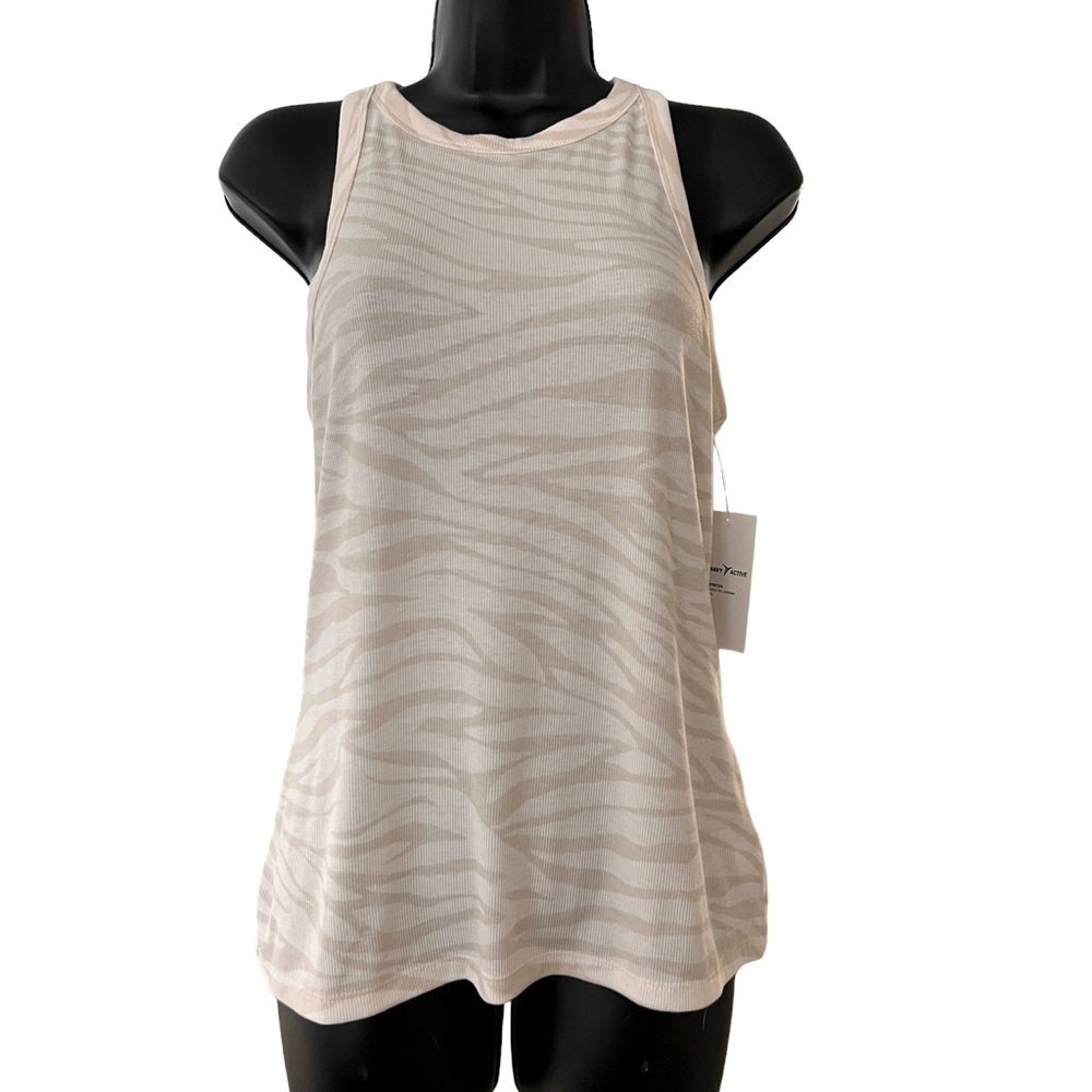 Old Navy Active Tank in Medium